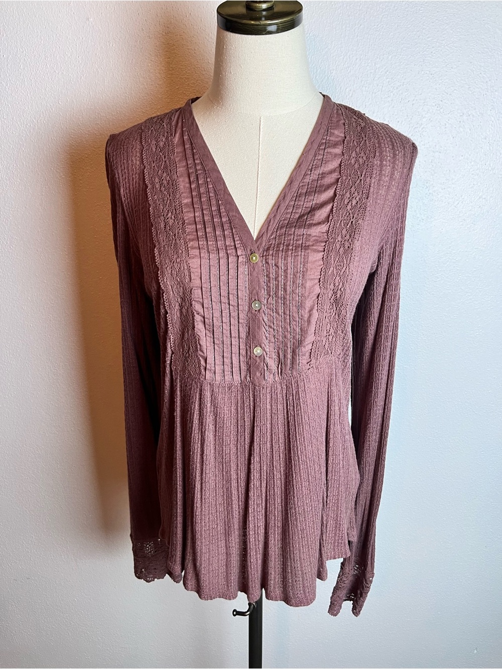 Lucky Brand Mauve Lace-Trim V-Neck Long Sleeve Top